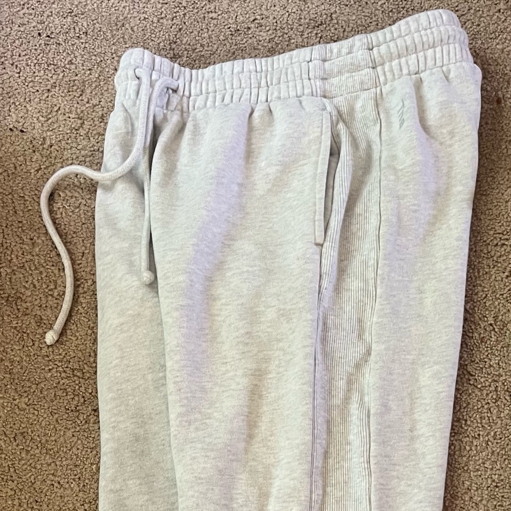 Womens Aritzia TNA Heather chrome boyfriend sweatpants Size XXS